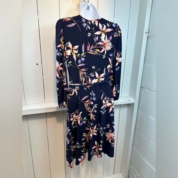 NWT NEW Eliza J Women’s Dress Size 2 Navy Floral Pattern Faux Wrap 3/4 Sleeves - Picture 8 of 15